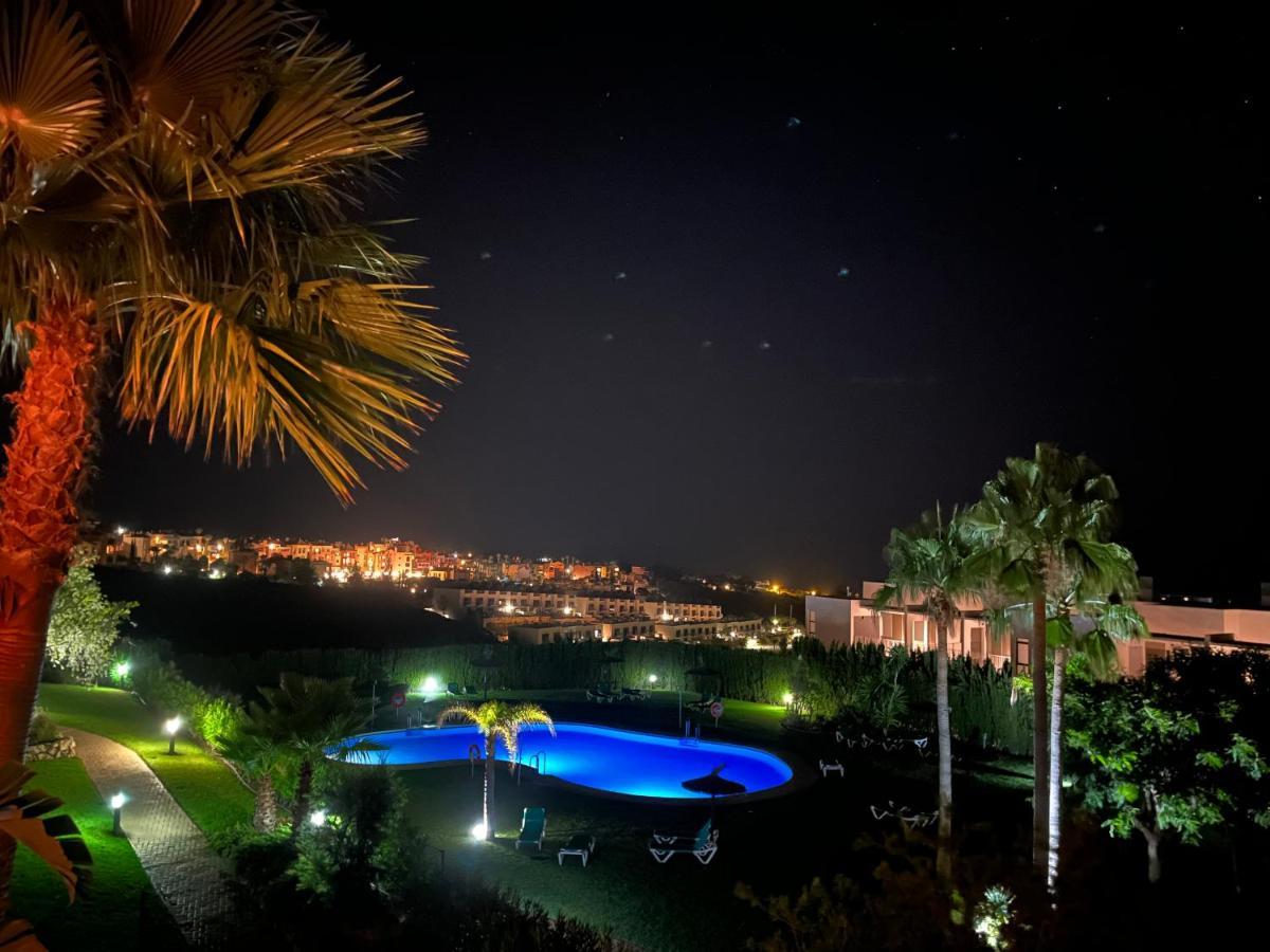 Estrella De Mar Zeezicht En Uitkijk Op Gibraltar 40M2 Terras Incl Zwembad Las Garzas Manilva Apartamento Exterior foto